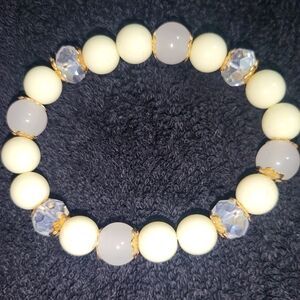 (New) Cream, Clear & White Beaded Fashion Bracelet With Gold Accents